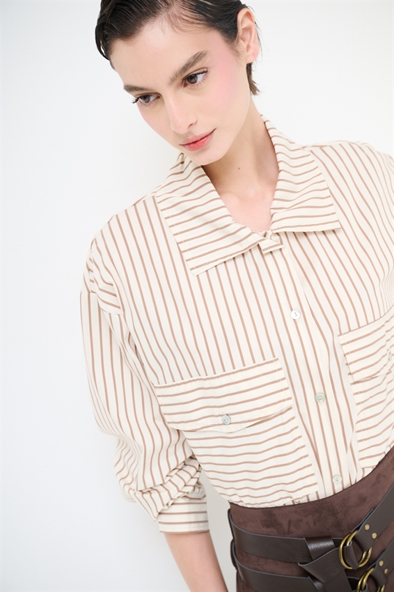 CAMICIA RIGATA CON TASCONI E NODO