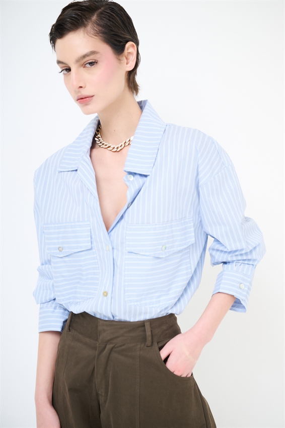 CAMICIA RIGATA CON TASCONI E NODO
