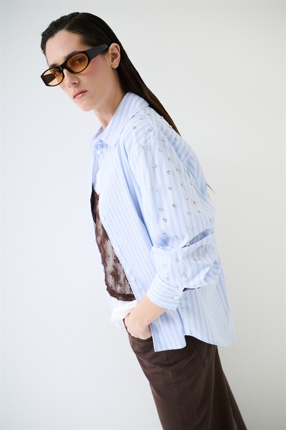 CAMICIA OVERSIZE A FANTASIA CON CASTONI