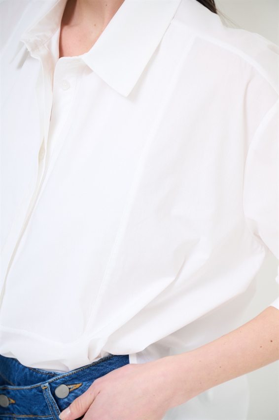 CAMICIA OVER CON RICAMO AMAMI SUL RETRO