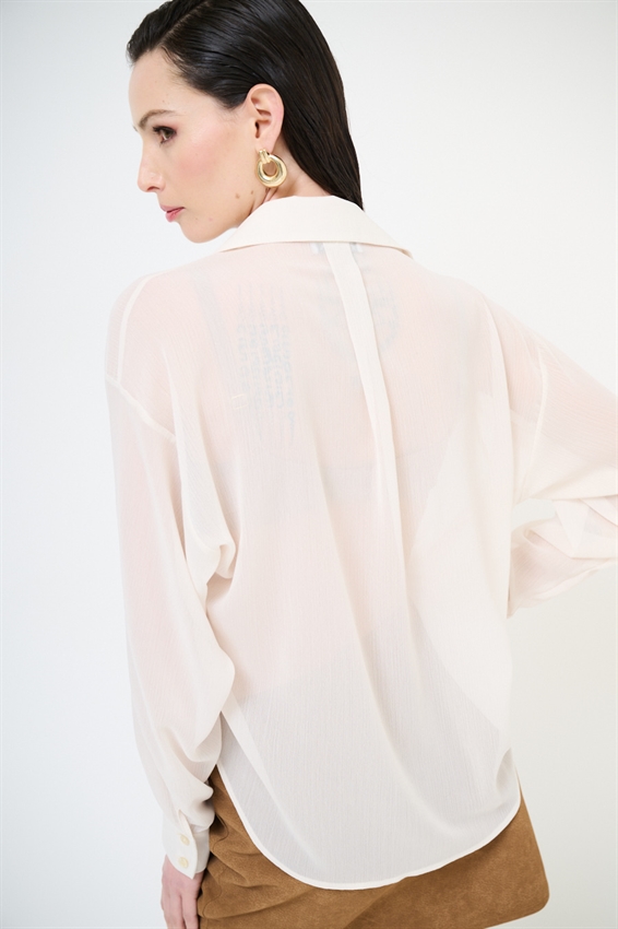 CAMICIA CON RIPRESA DAV. E FONDO A SBUFFO