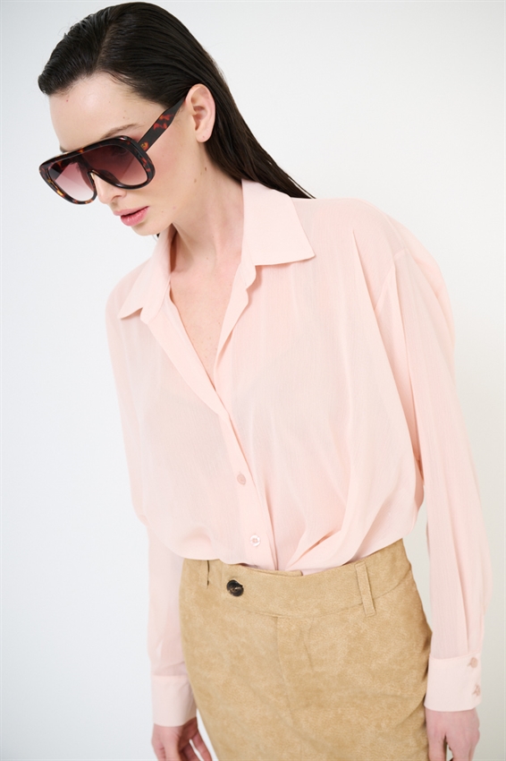 CAMICIA CON RIPRESA DAV. E FONDO A SBUFFO