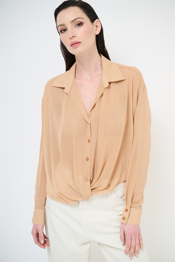 CAMICIA CON RIPRESA DAV. E FONDO A SBUFFO