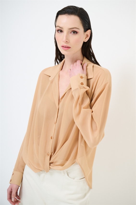 CAMICIA CON RIPRESA DAV. E FONDO A SBUFFO