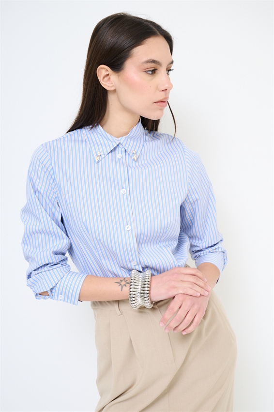 CAMICIA BASIC RIGATA CON PUNTI LUCE COLLO