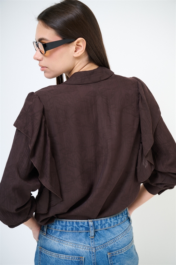 CAMICIA CON MAXI GALA SULLA SPALLA