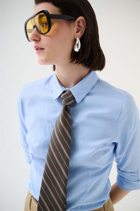 CAMICIA OXFORD SLIM CON CRAVATTA
