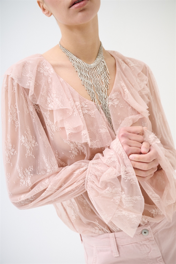 BLUSA SCOLLO V CON VOLANT PIZZO