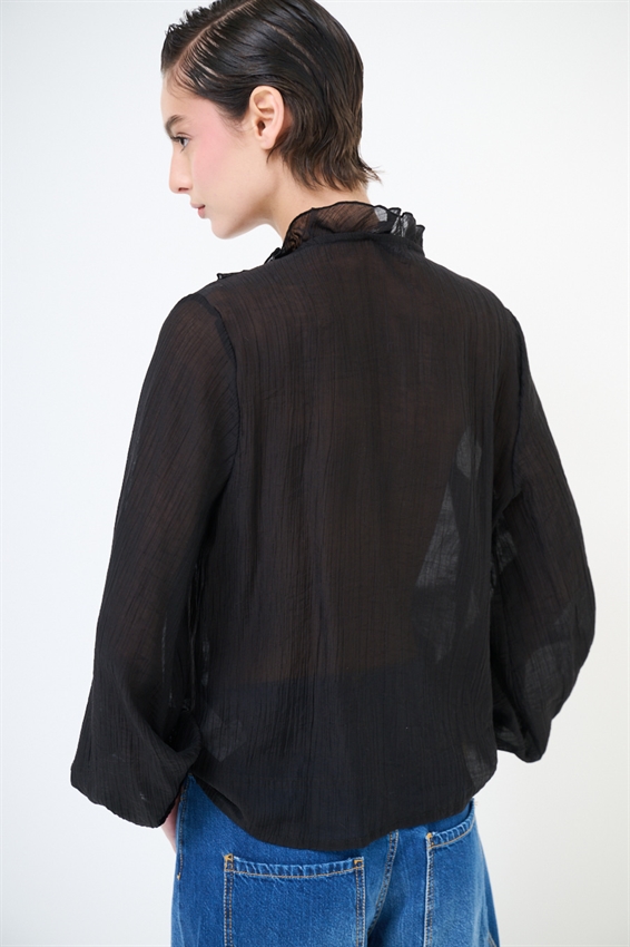 BLUSA CON ROUCHES E BOTTONI