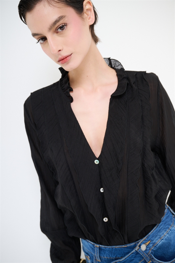 BLUSA CON ROUCHES E BOTTONI