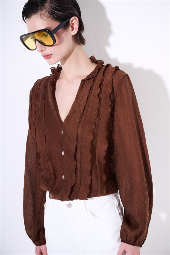 BLUSA CON ROUCHES E BOTTONI