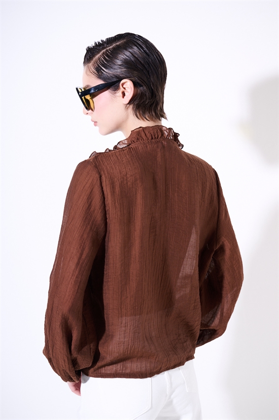 BLUSA CON ROUCHES E BOTTONI