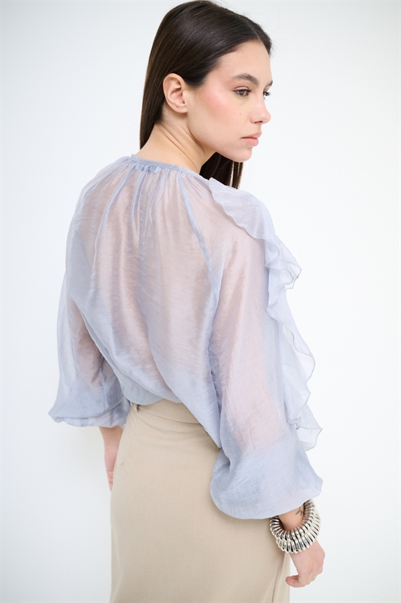 BLUSA CON SCOLLO A V E JABOT