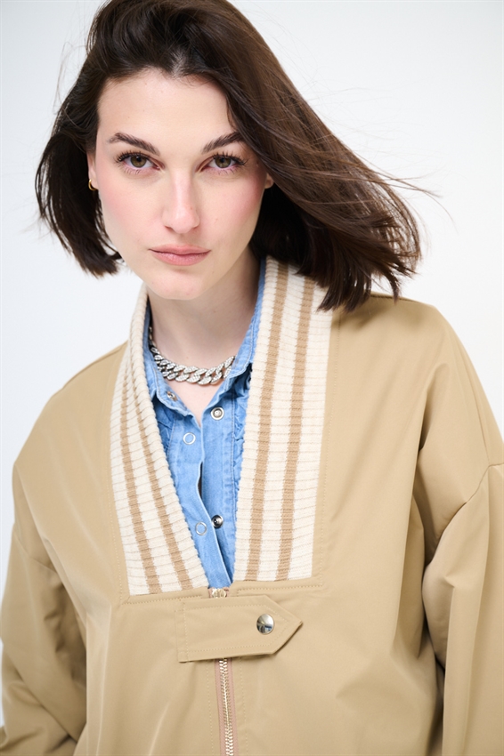 BOMBER LUNGO CON COSTINA