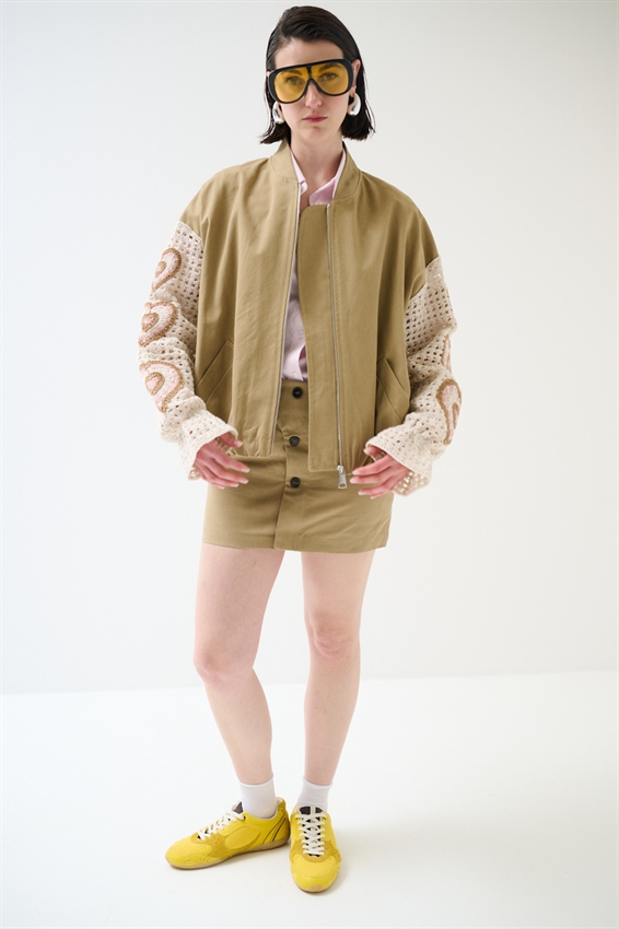 BOMBER CON MANICA IN MACRAME A CAMPANA