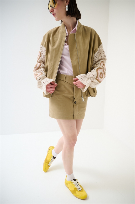 BOMBER CON MANICA IN MACRAME A CAMPANA