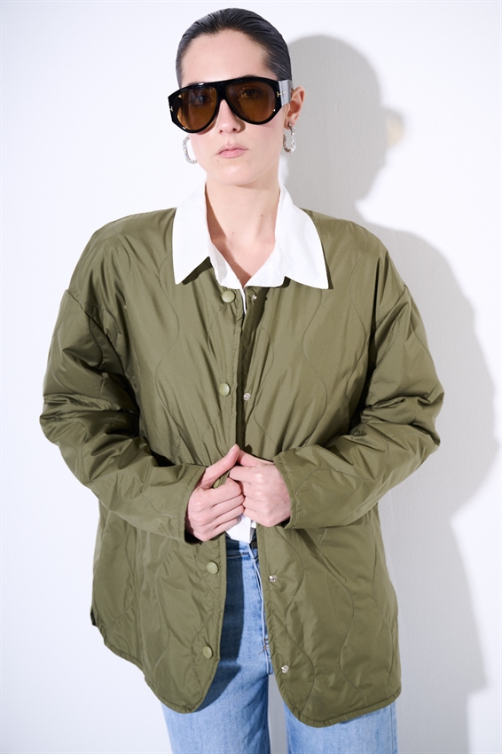 GIACCA TRAPUNTATA CON BOTT. AUTOMATICI