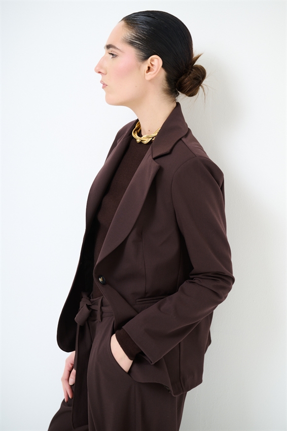 GIACCA SLIM CON TASCHE A FILETTO