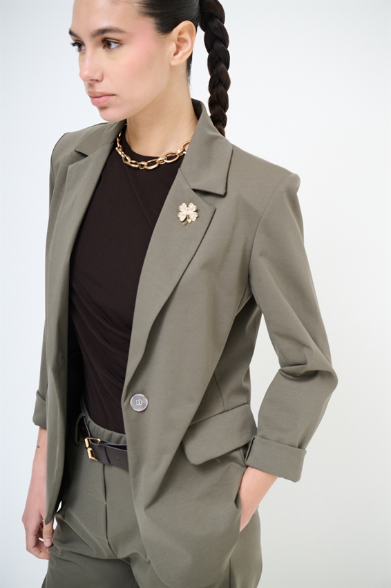 GIACCA BASIC PUNTO MILANO CON PATTINE E SPILLE