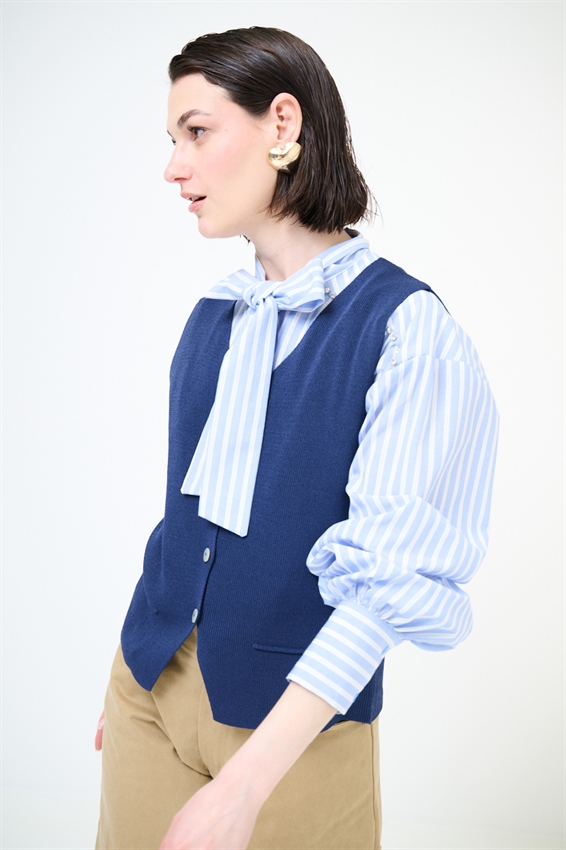 GILET CON BOTTONI A COSTINE