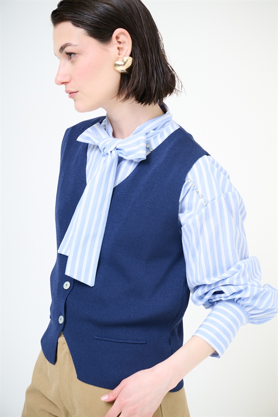 GILET CON BOTTONI A COSTINE