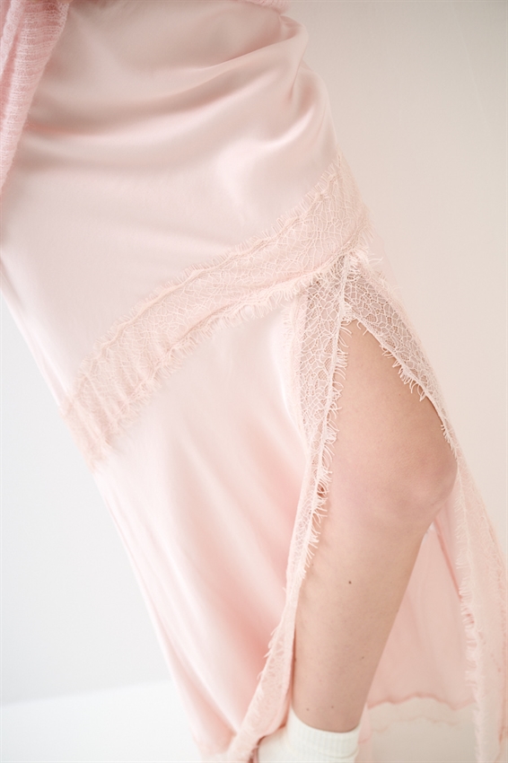 GONNA RASO CON INSERTI PIZZO