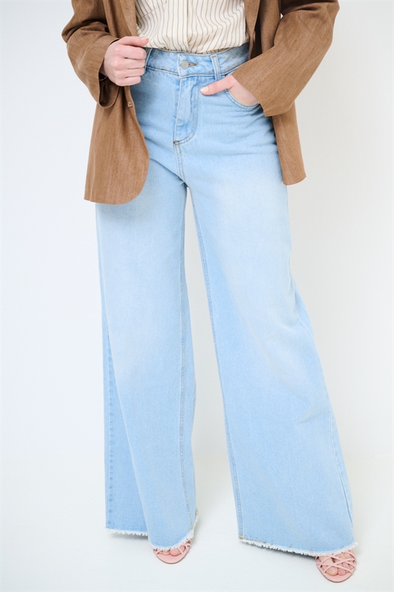 JEANS LARGO TAGLIO VIVO SUL FONDO