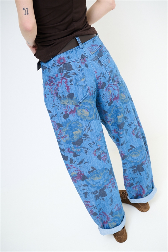 JEANS BALLOON CON STAMPA FIORI E IMPUNTURA