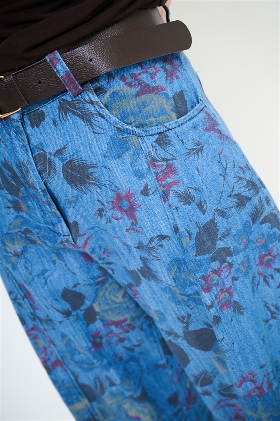 JEANS BALLOON CON STAMPA FIORI E IMPUNTURA