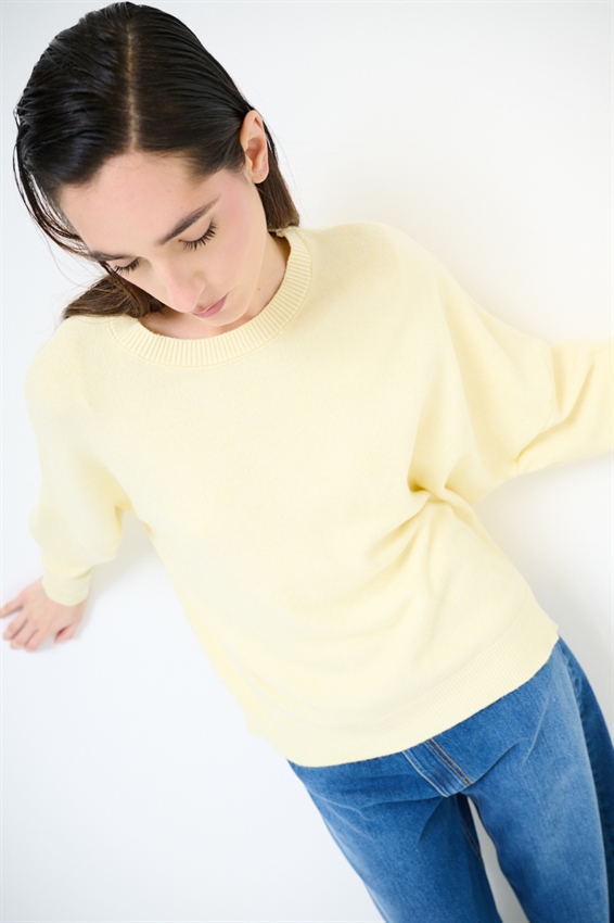 MAGLIA IN VISCOSA GIROCOLLO MANICA PIPISTRELLO