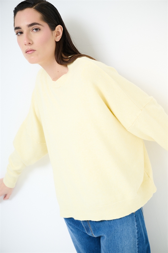 MAGLIA IN VISCOSA GIROCOLLO MANICA PIPISTRELLO