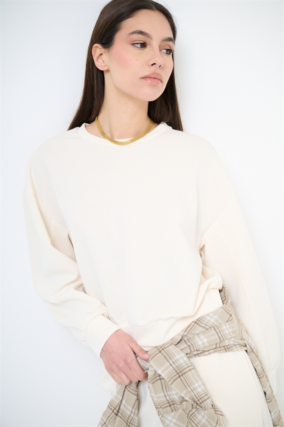 MAGLIA CORTA CON CUCITURA SULLA MANICA