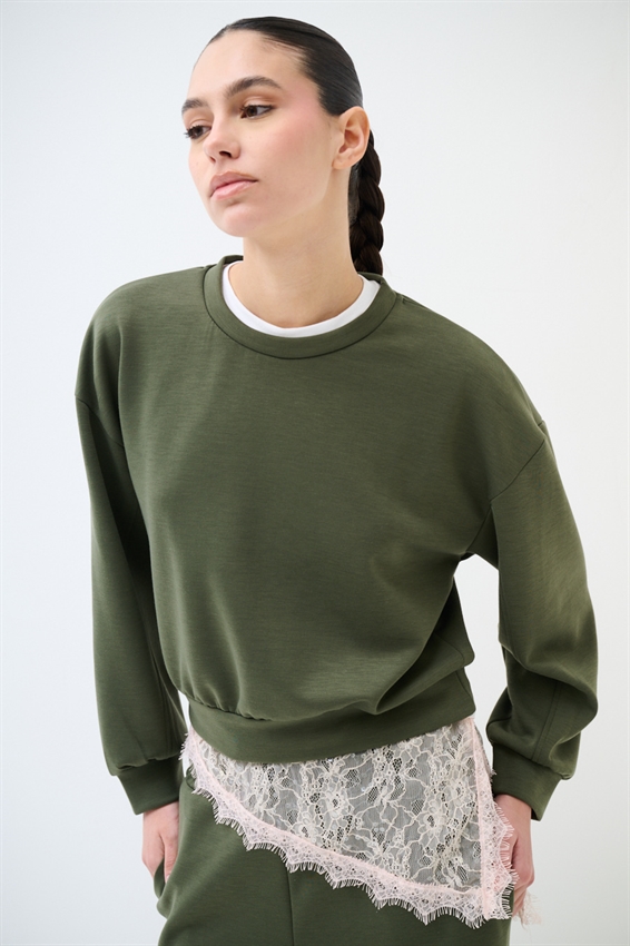 MAGLIA CORTA CON CUCITURA SULLA MANICA