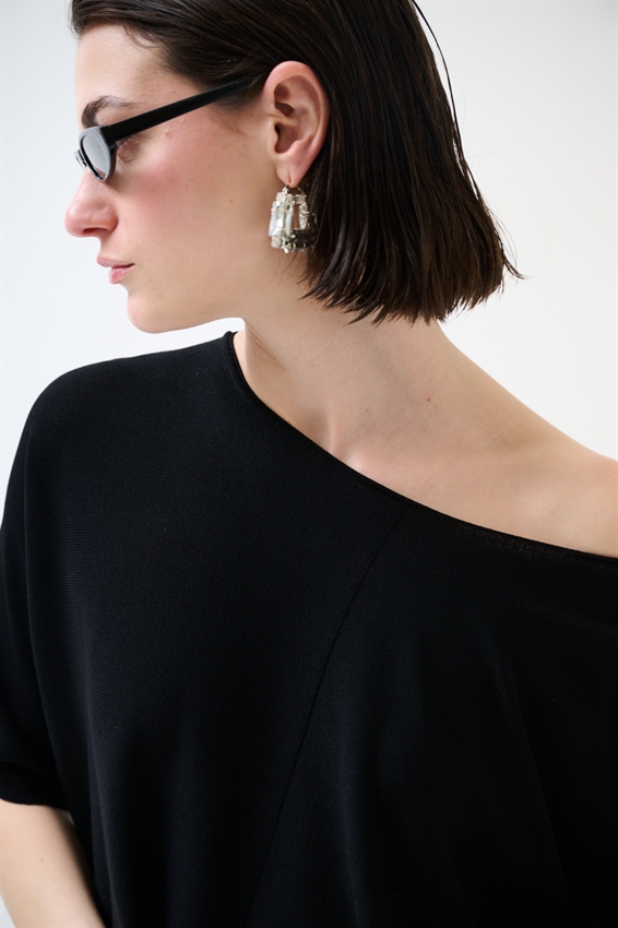 MAGLIA OVER CON MANICA PIPISTRELLO E RIGA DAV.