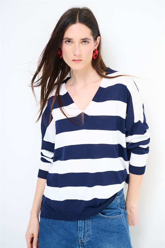 MAGLIA RIGATA CON SCOLLO V PROFONDO