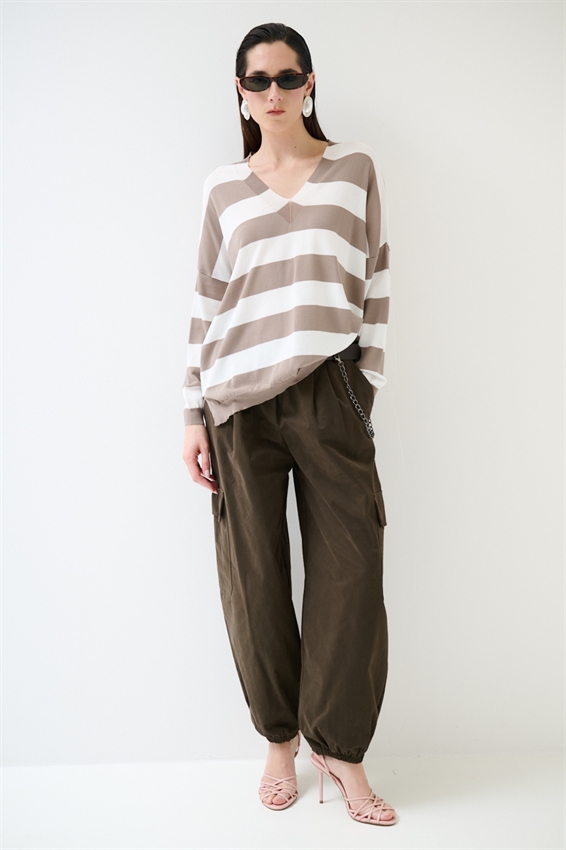 MAGLIA RIGATA CON SCOLLO V PROFONDO