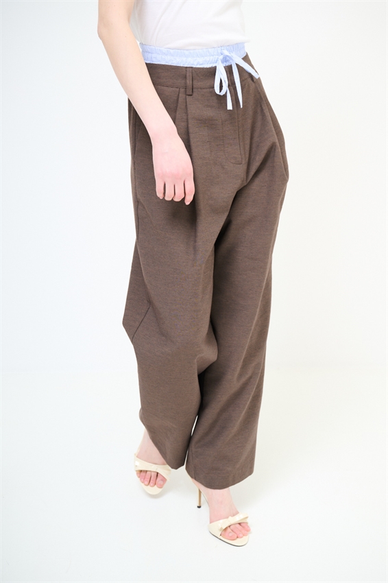 PANTALONE CON CINTURINO A RIGHE ELASTICO