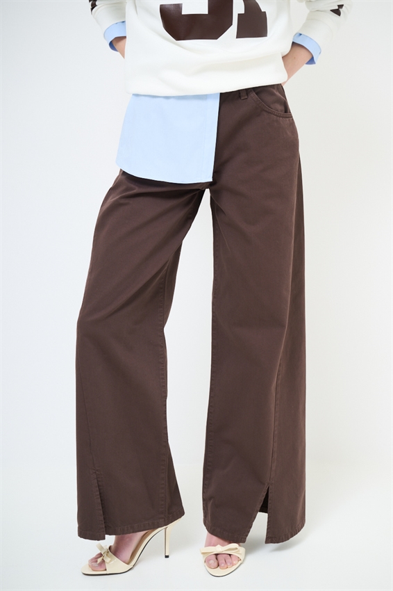 PANTALONE DRITTO CON SPACCHI IN GABARDINA MEDIA