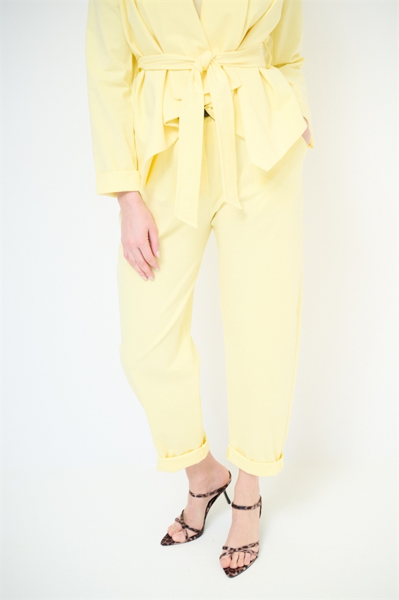 PANTALONE OVETTO PUNTO MILANO CON PINCES E CINTURA