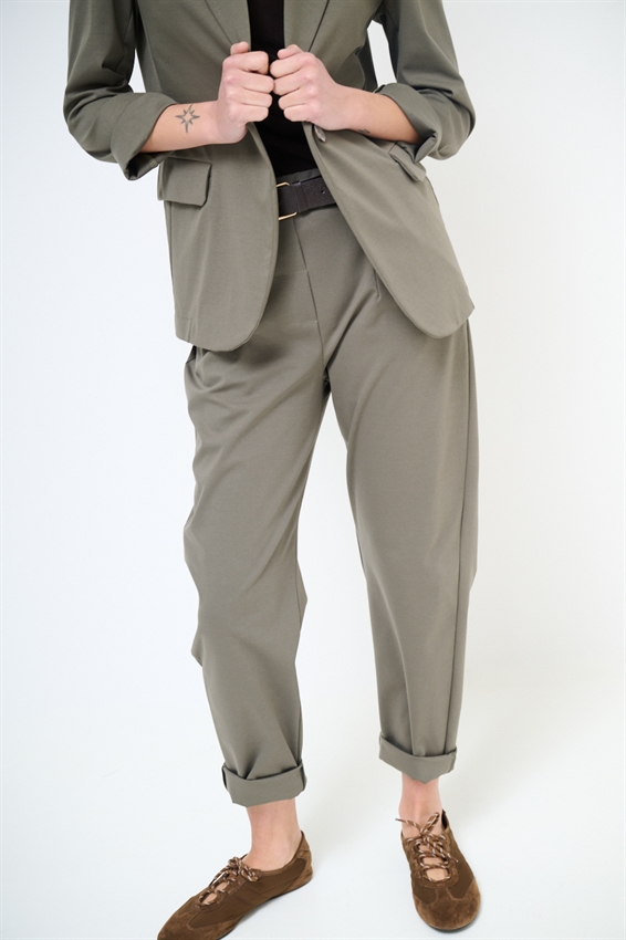 PANTALONE OVETTO PUNTO MILANO CON PINCES E CINTURA