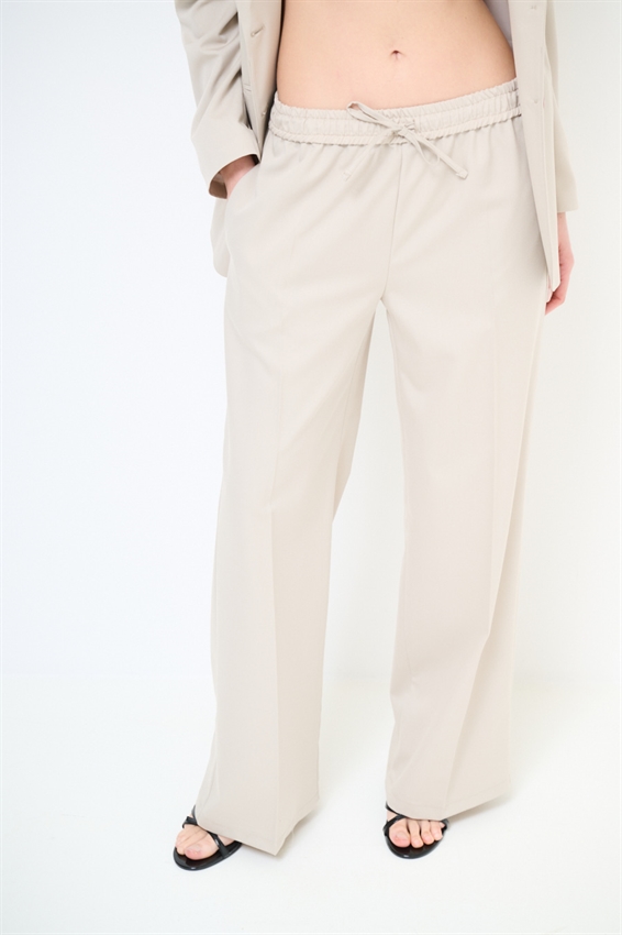 PANTALONE AMPIO CON COULISSE