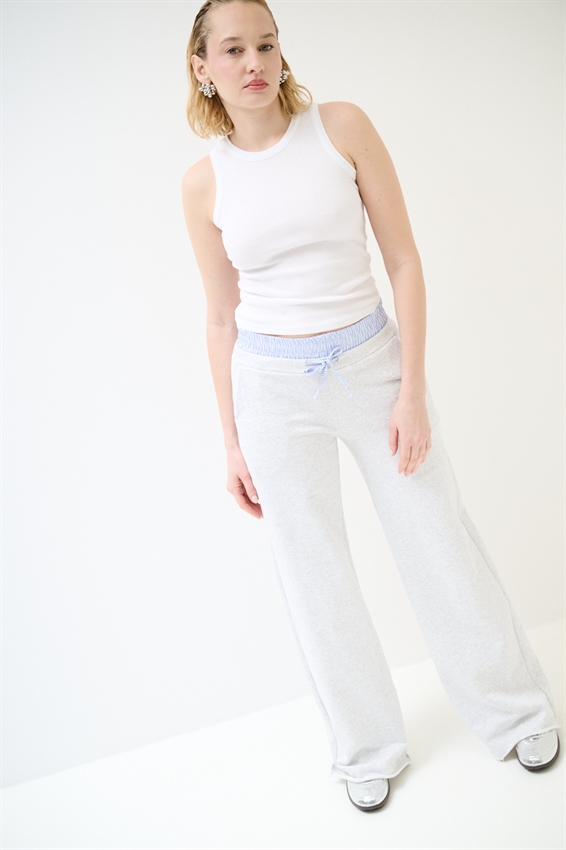 PANTALONE LARGO IN FELPA CON DOPPIO CINTURINO