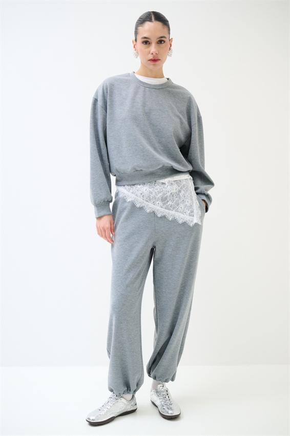 PANTALONE CON COULISSE SUL FONDO REGOLABILE