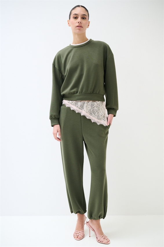 PANTALONE CON COULISSE SUL FONDO REGOLABILE