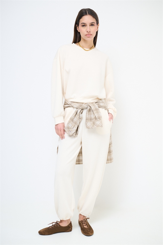 PANTALONE CON COULISSE SUL FONDO REGOLABILE