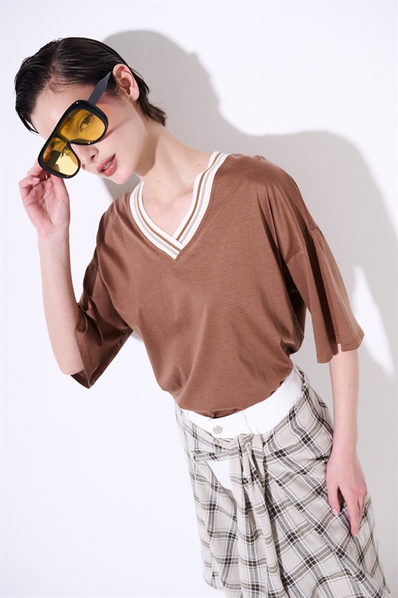 T-SHIRT OVER SCOLLO A V E CON COSTINA