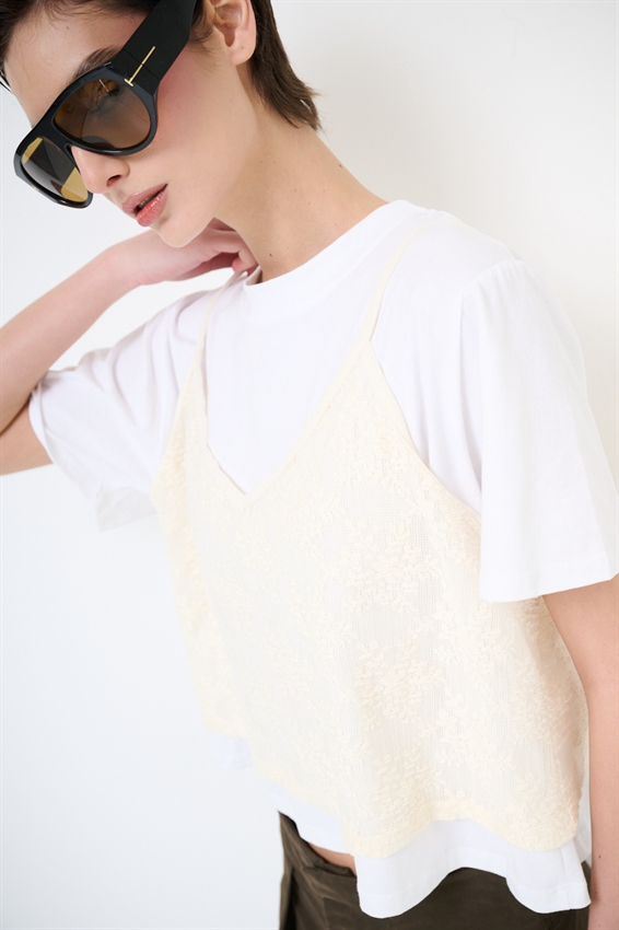 T-SHIRT + TOP PIZZO SOVRAPPOSTO