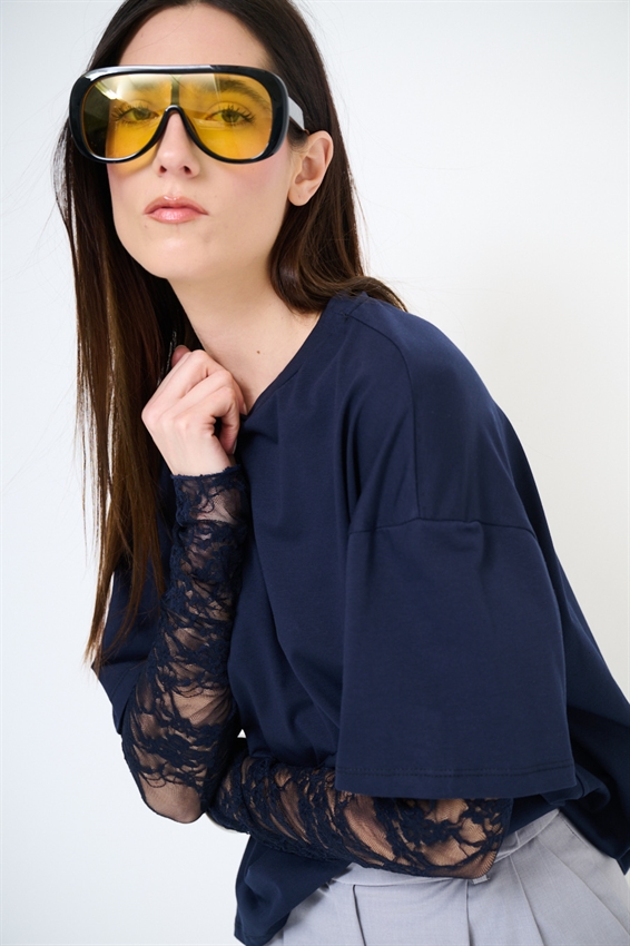 T-SHIRT OVER CON MANICHE IN PIZZO