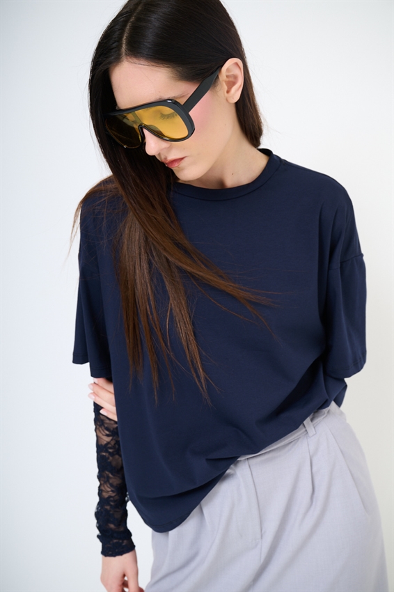 T-SHIRT OVER CON MANICHE IN PIZZO