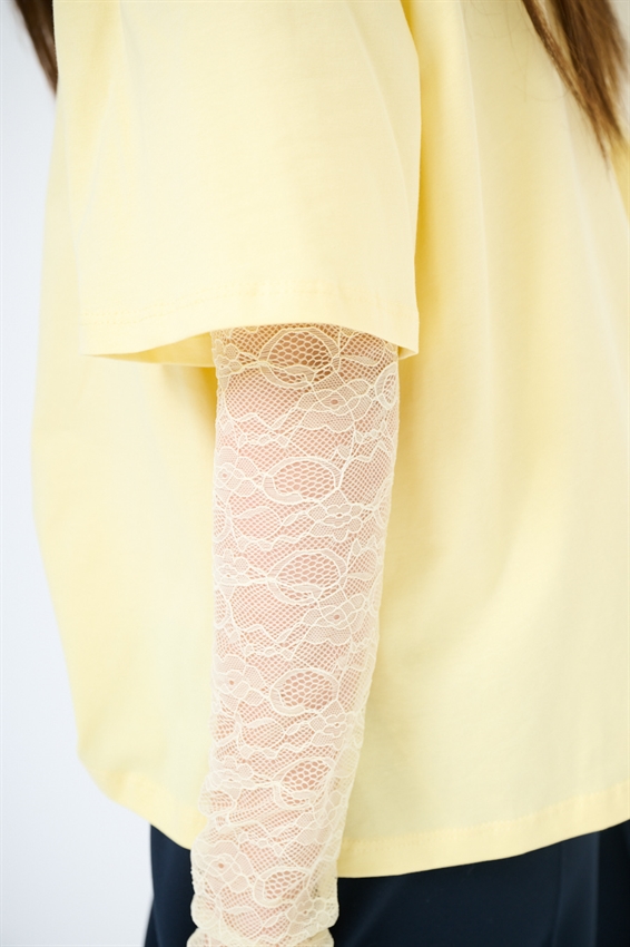 T-SHIRT OVER CON MANICHE IN PIZZO